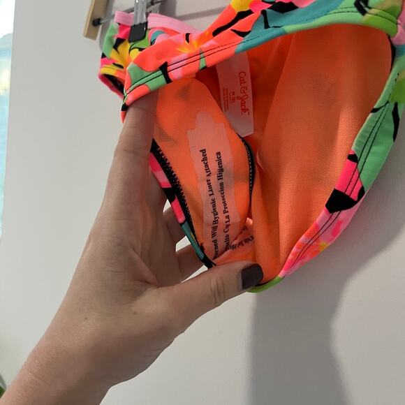 NEW Cat & Jack Girl's Two Piece Floral Print Bathing Suit Size Medium - Picture 6 of 7